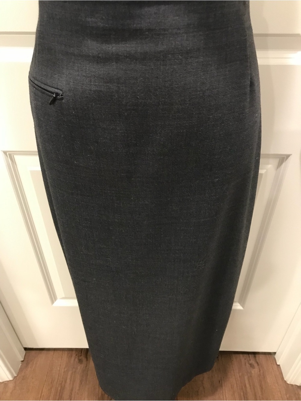 Tahari Grey-Black Midi Straight Skirt